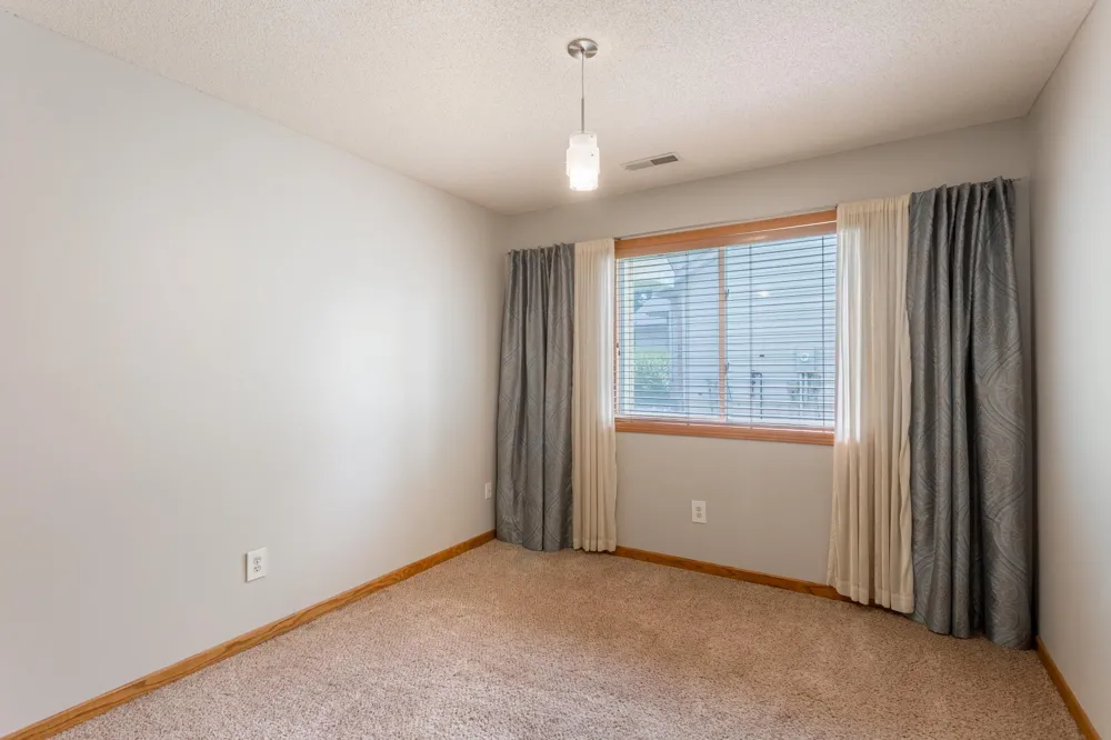 8284 Ashford Road Woodbury, MN 55125
