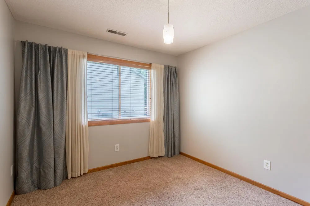 8284 Ashford Road Woodbury, MN 55125