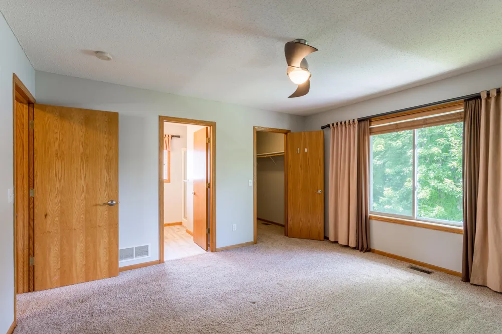 8284 Ashford Road Woodbury, MN 55125