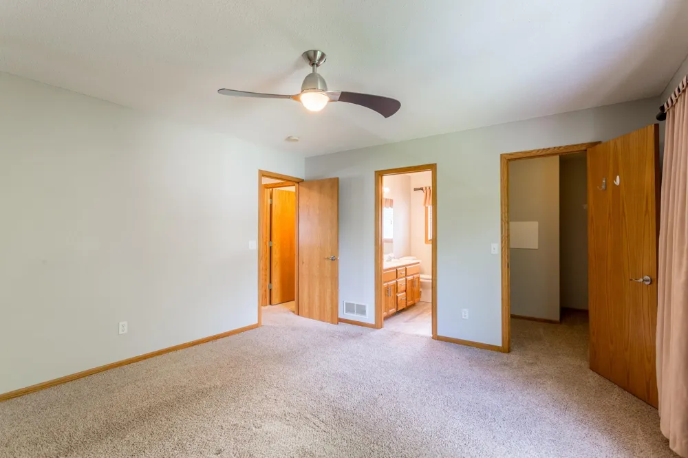 8284 Ashford Road Woodbury, MN 55125