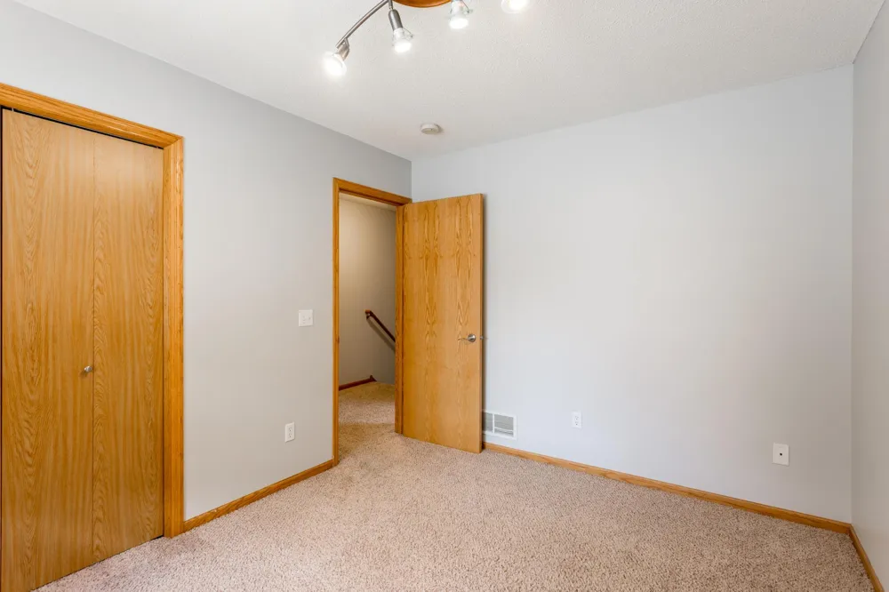 8284 Ashford Road Woodbury, MN 55125