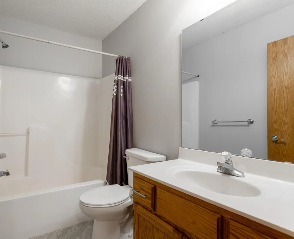 8284 Ashford Road Woodbury, MN 55125