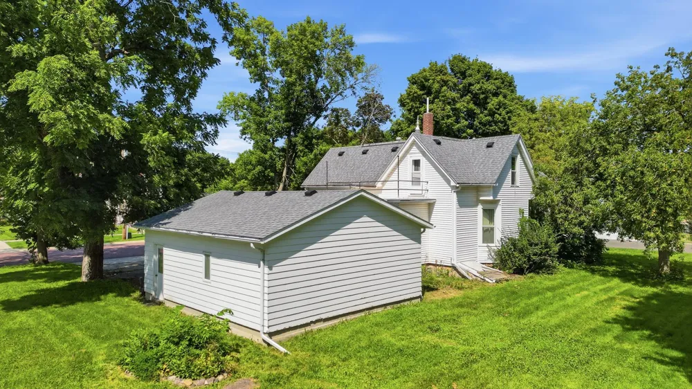 204 E 12th Street Blue Earth, MN 56013