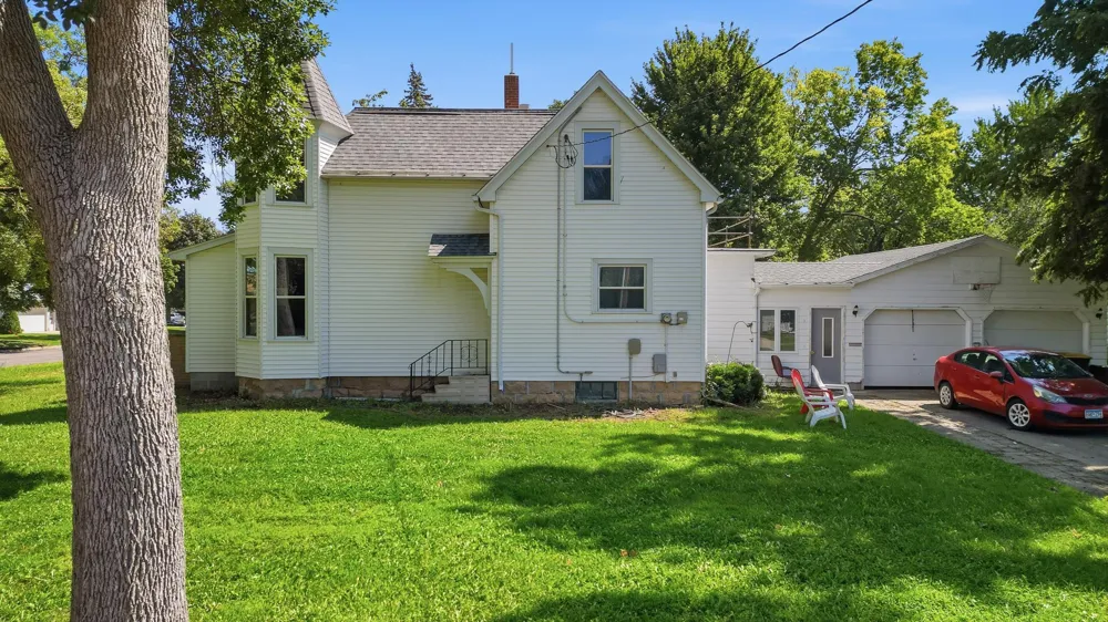 204 E 12th Street Blue Earth, MN 56013