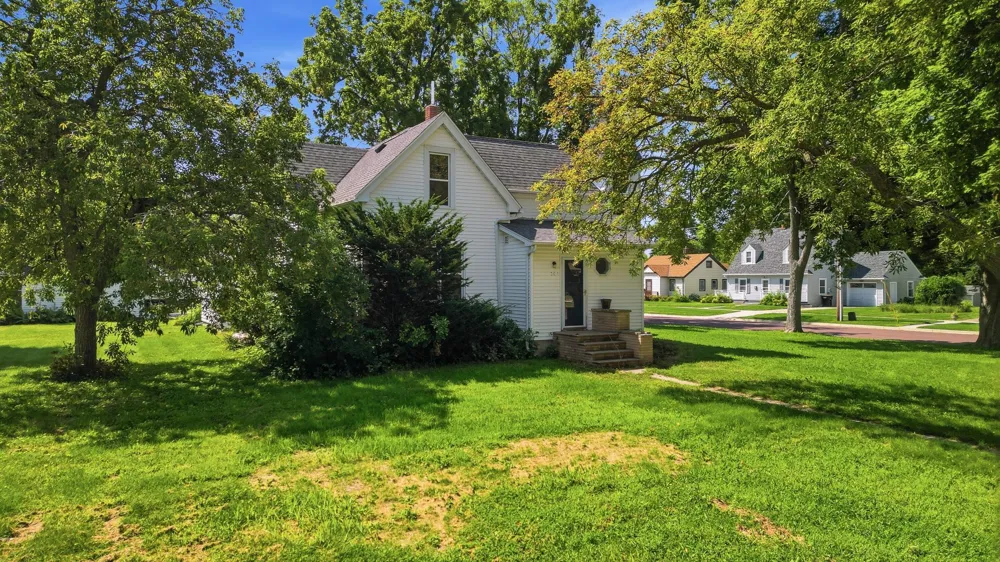 204 E 12th Street Blue Earth, MN 56013