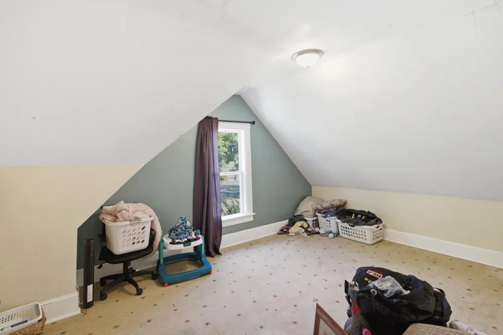 204 E 12th Street Blue Earth, MN 56013