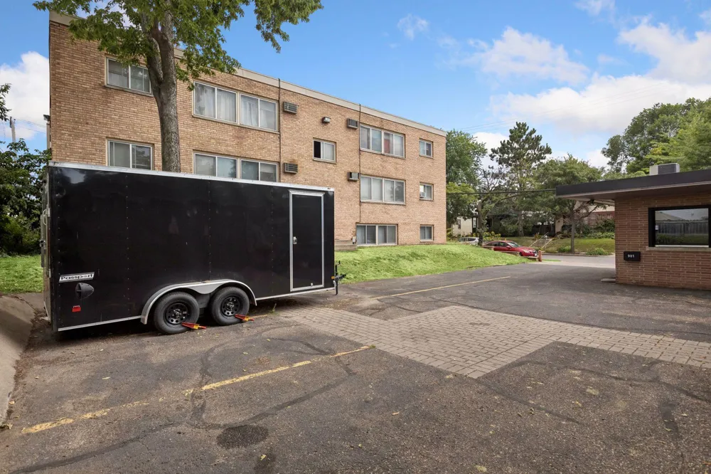 901 23rd Avenue NE Minneapolis, MN 55418