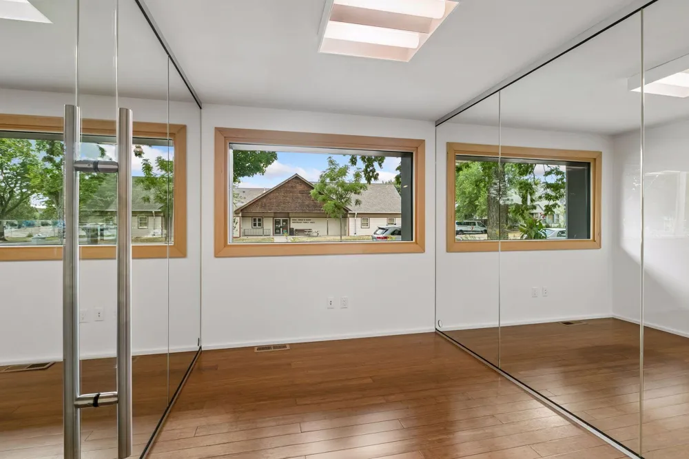 901 23rd Avenue NE Minneapolis, MN 55418