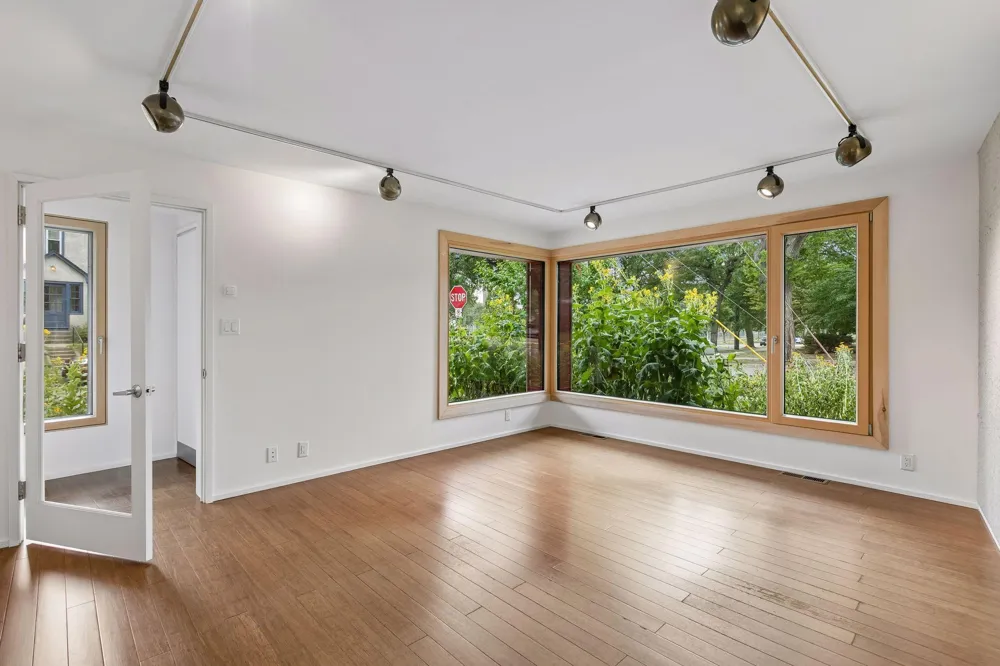 901 23rd Avenue NE Minneapolis, MN 55418