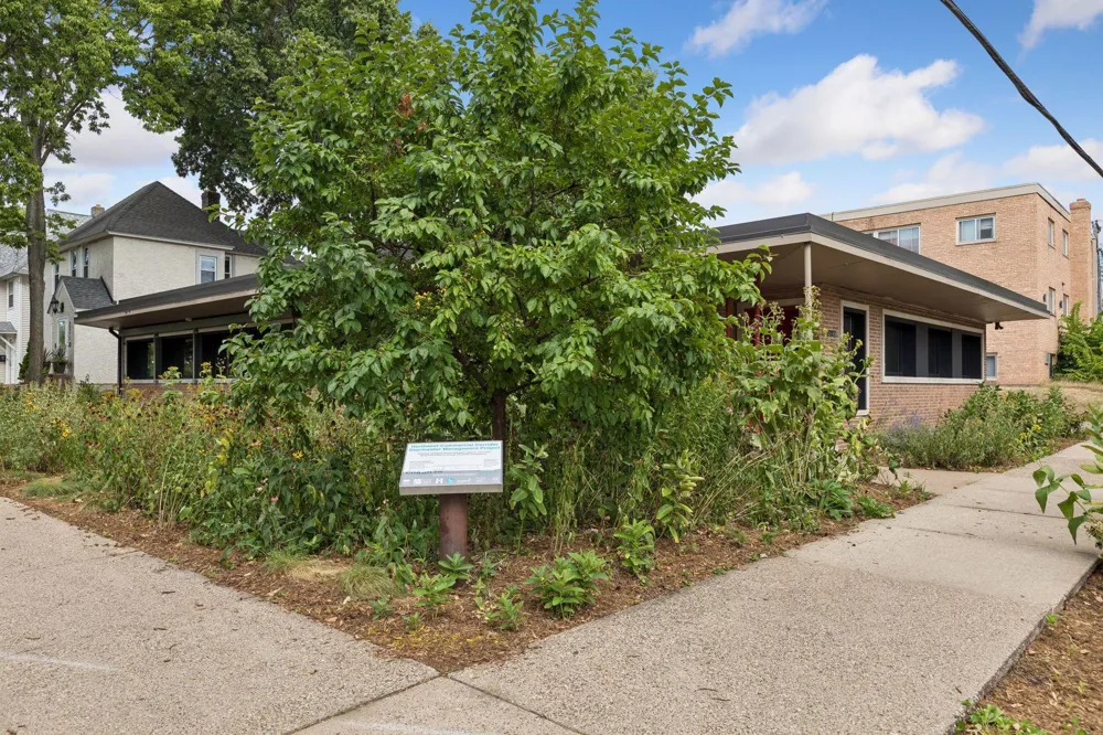 901 23rd Avenue NE Minneapolis, MN 55418