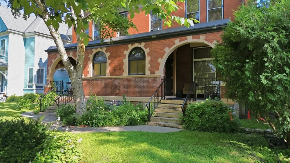 399 Ashland Avenue Saint Paul, MN 55102