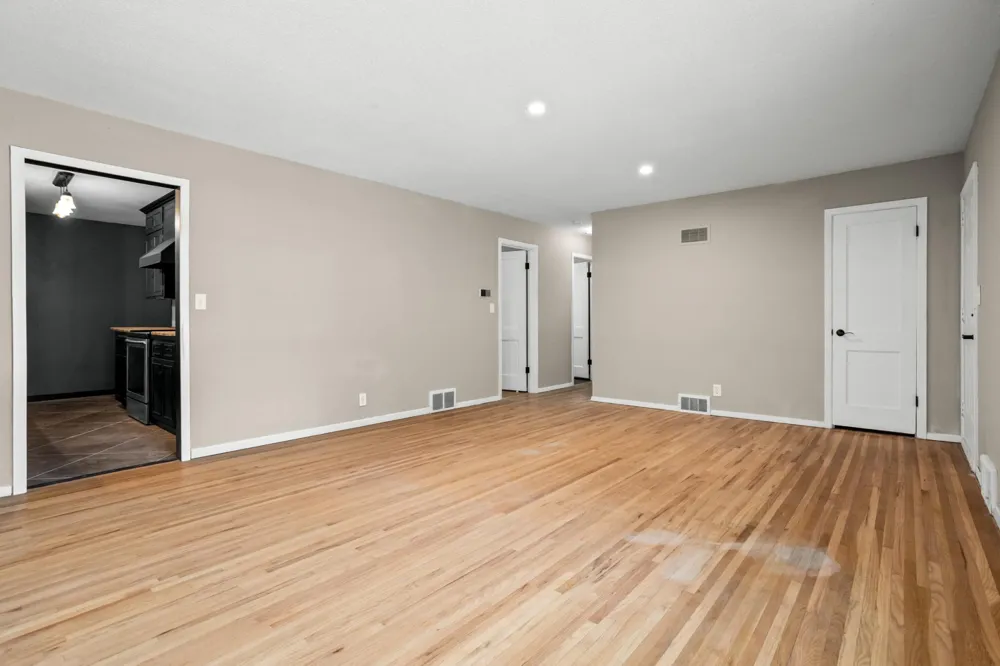 62 18TH AVENUE Fargo, ND 58102