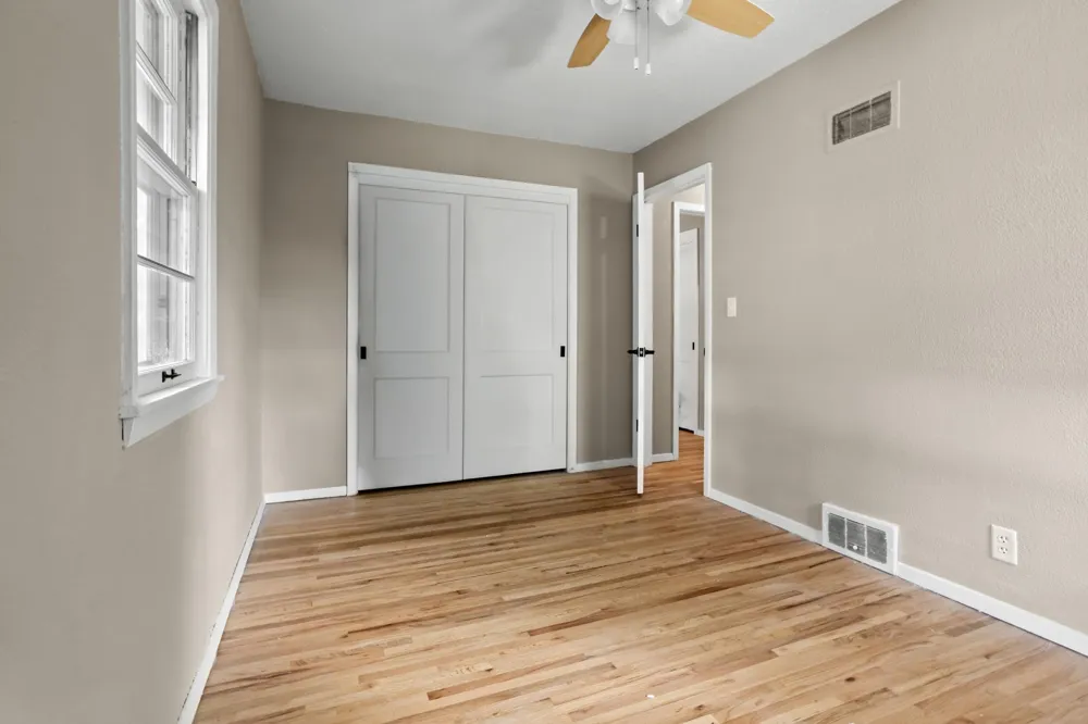 62 18TH AVENUE Fargo, ND 58102