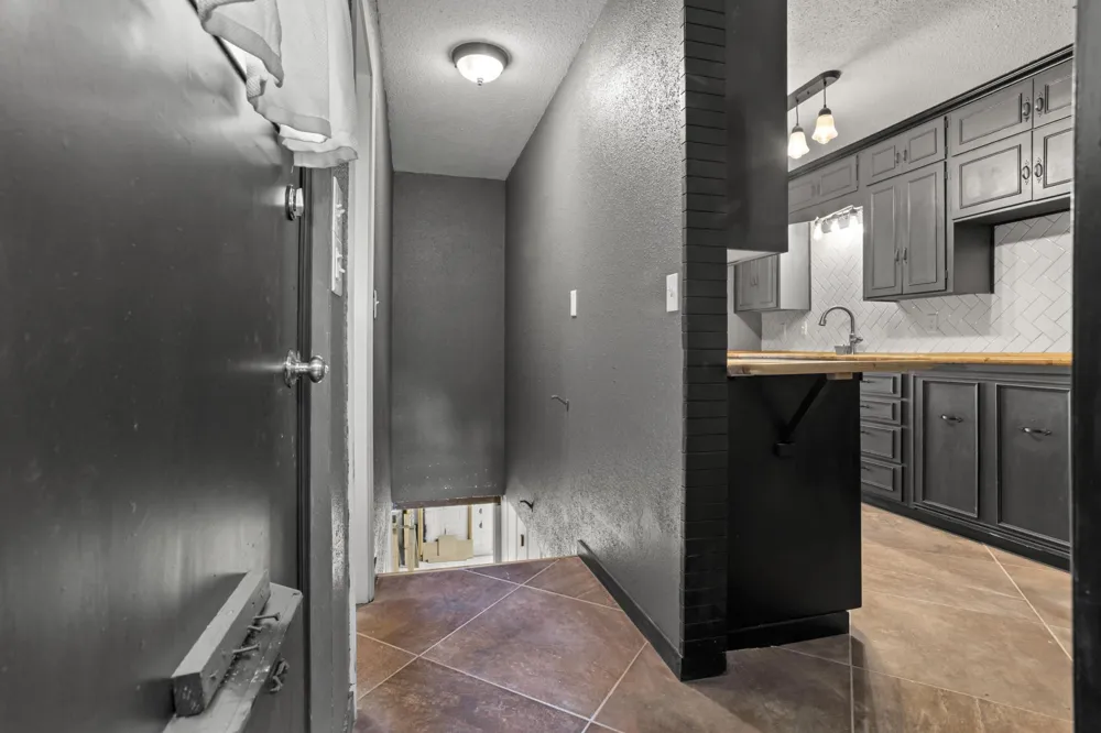 62 18TH AVENUE Fargo, ND 58102