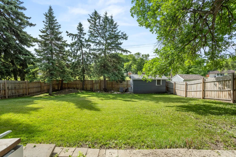 62 18TH AVENUE Fargo, ND 58102