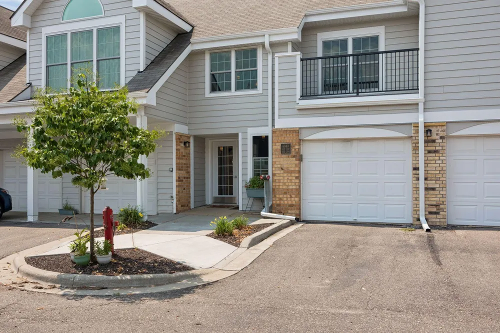 6040 Chasewood Parkway #2 Minnetonka, MN 55343