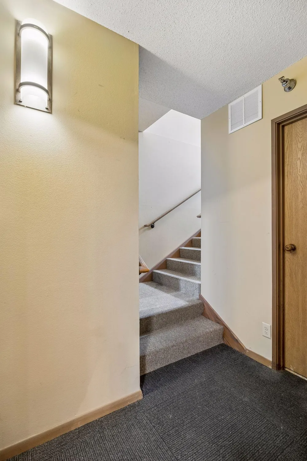 6040 Chasewood Parkway #2 Minnetonka, MN 55343