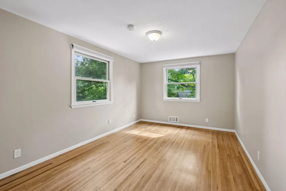 5913 Woodland Circle Minnetonka, MN 55345