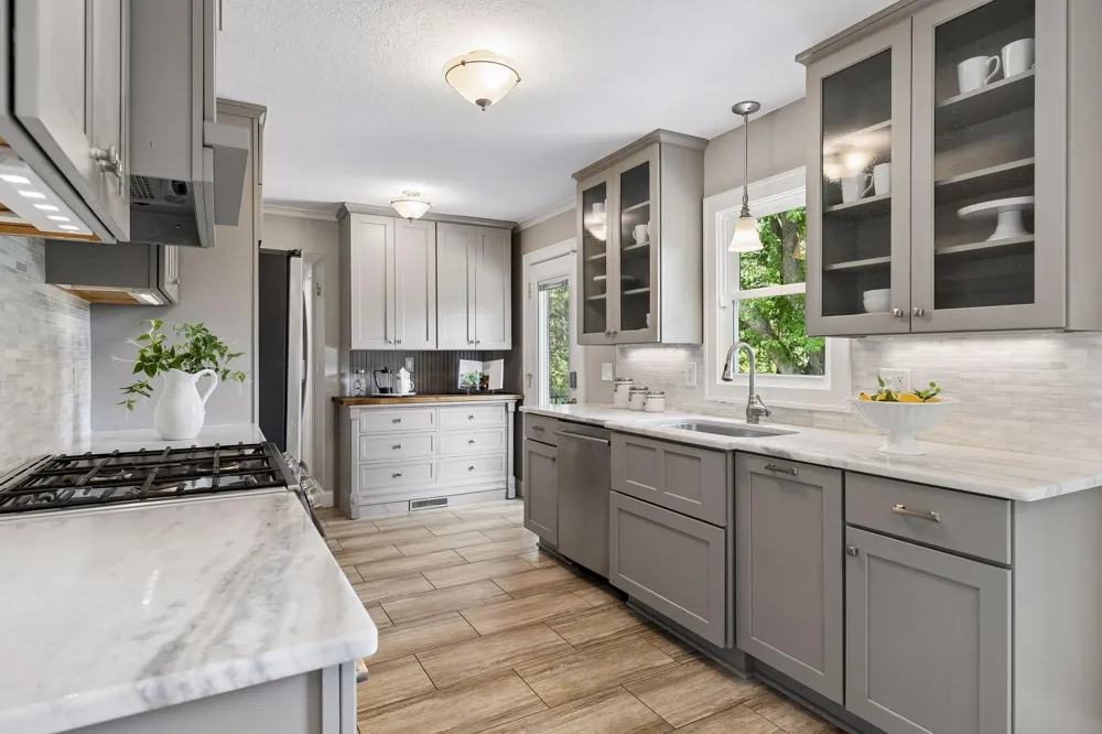 5913 Woodland Circle Minnetonka, MN 55345