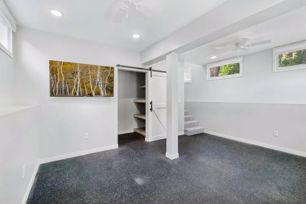 5913 Woodland Circle Minnetonka, MN 55345