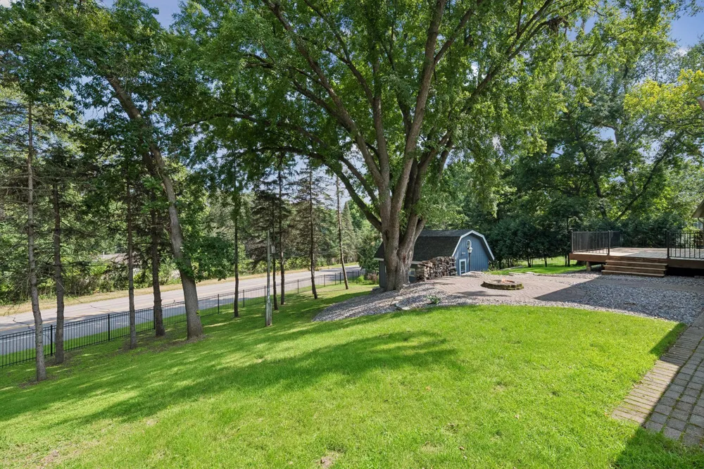 5913 Woodland Circle Minnetonka, MN 55345