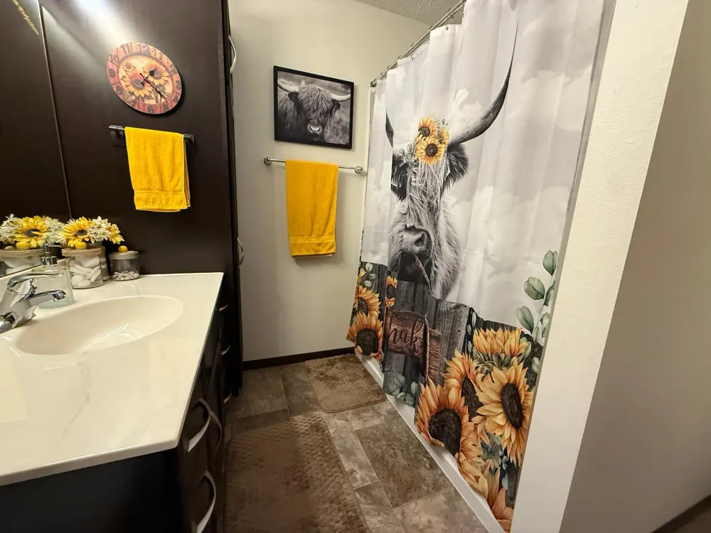 313 5th Street E Horace, ND 58047