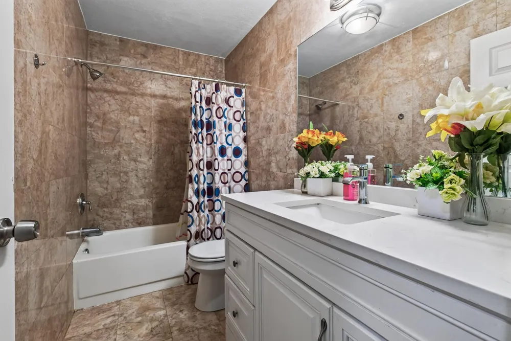 1700 Four Oaks Road #159 Eagan, MN 55121