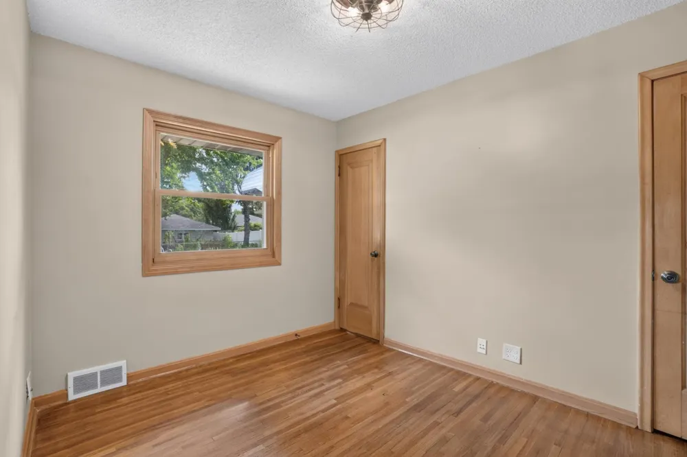 7327 Columbus Avenue Richfield, MN 55423