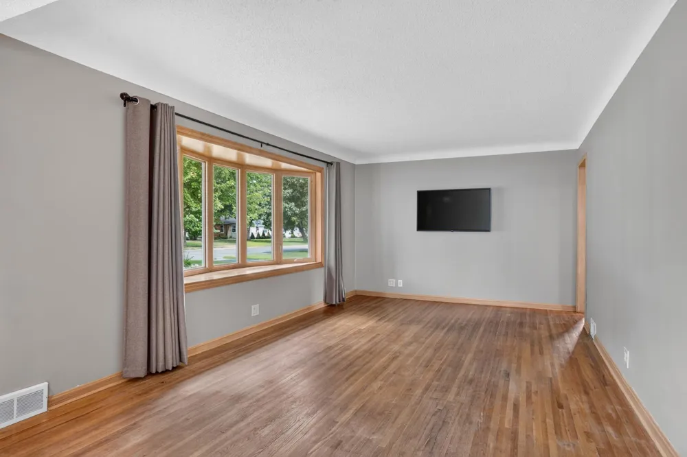 7327 Columbus Avenue Richfield, MN 55423
