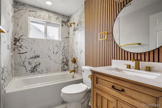 4852 S Salida Court Aurora, CO 80015