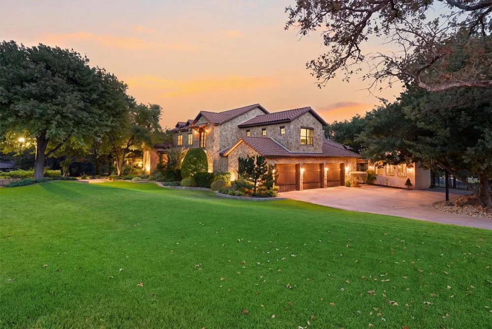 1501 Oaklawn Court Aledo, TX 76008