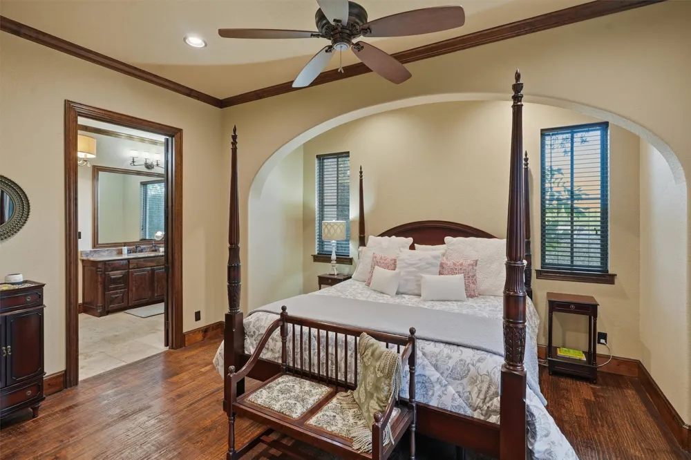1501 Oaklawn Court Aledo, TX 76008