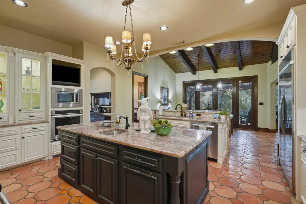1501 Oaklawn Court Aledo, TX 76008