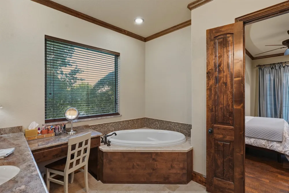 1501 Oaklawn Court Aledo, TX 76008