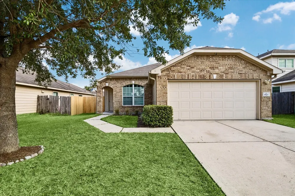 1523 Blossom Lane Baytown, TX 77521