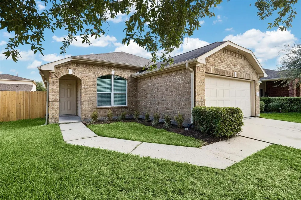 1523 Blossom Lane Baytown, TX 77521