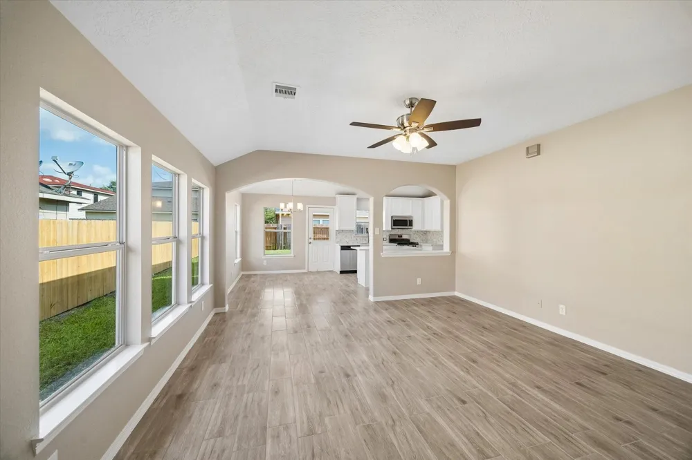 1523 Blossom Lane Baytown, TX 77521