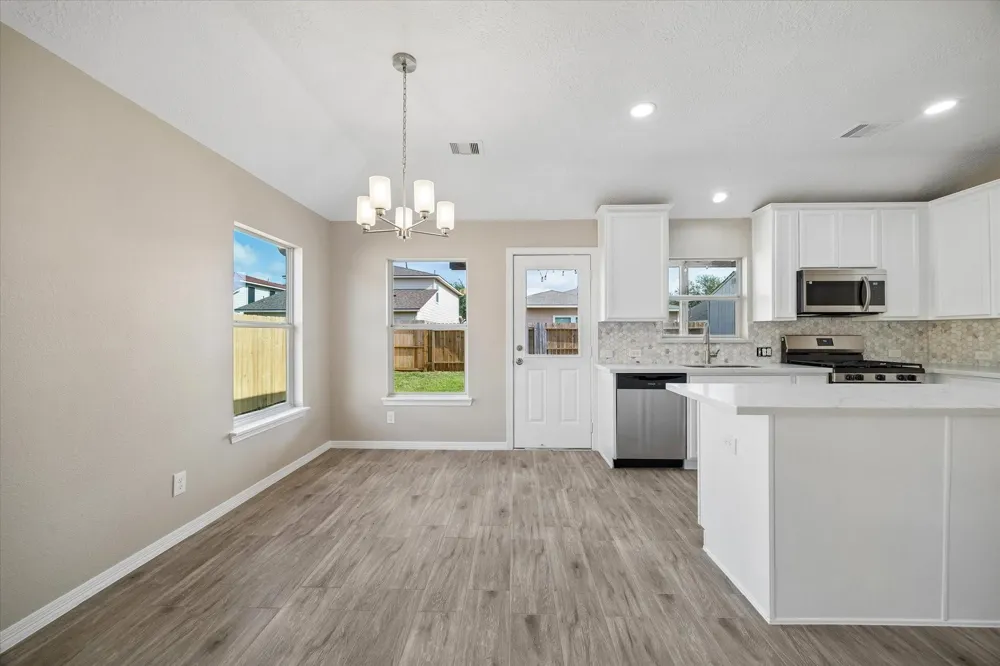 1523 Blossom Lane Baytown, TX 77521
