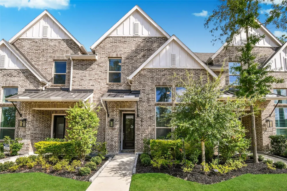 527 Cypress Valley Avenue Montgomery, TX 77316