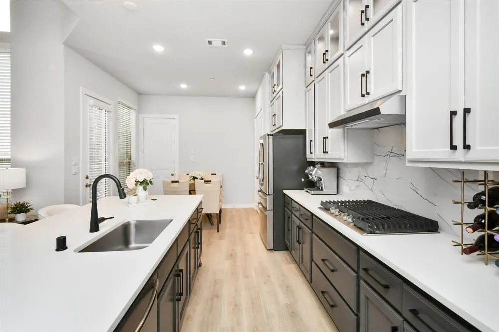 527 Cypress Valley Avenue Montgomery, TX 77316