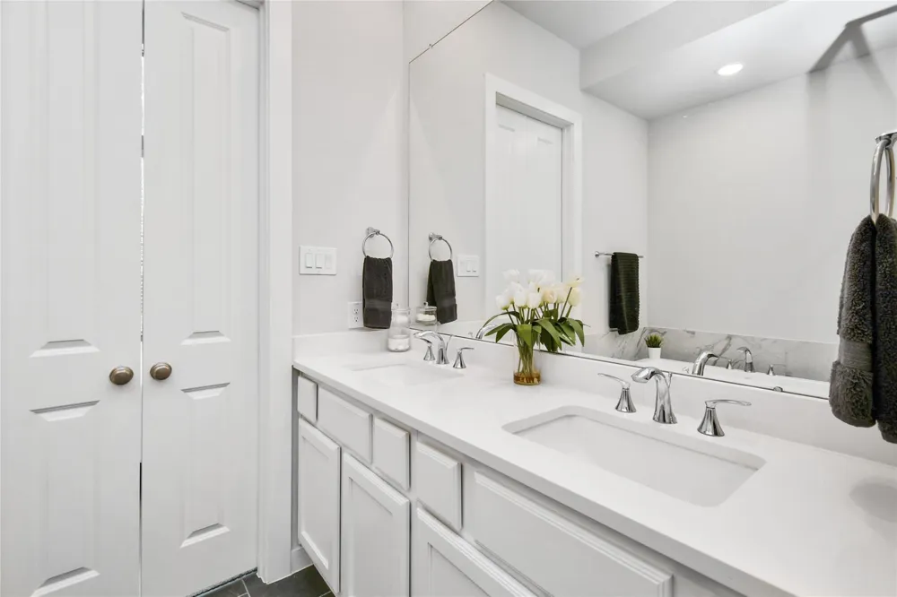 527 Cypress Valley Avenue Montgomery, TX 77316