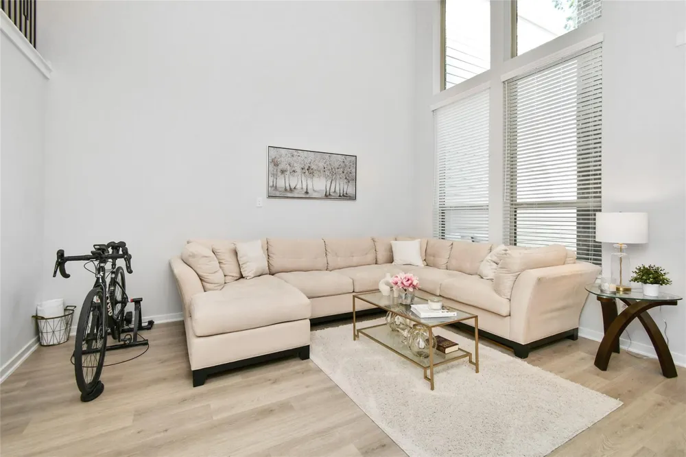 527 Cypress Valley Avenue Montgomery, TX 77316