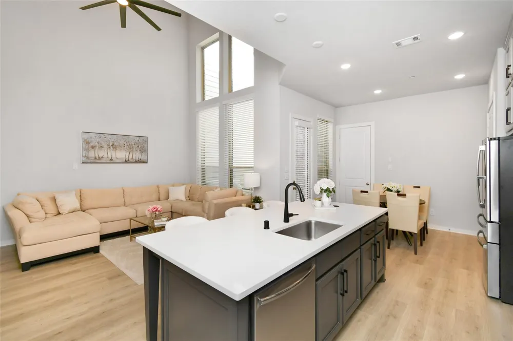 527 Cypress Valley Avenue Montgomery, TX 77316