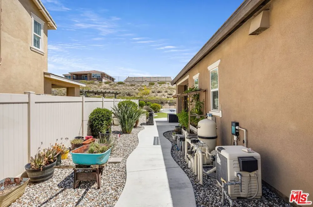 13447 Gold Medal Court Riverside, CA 92503