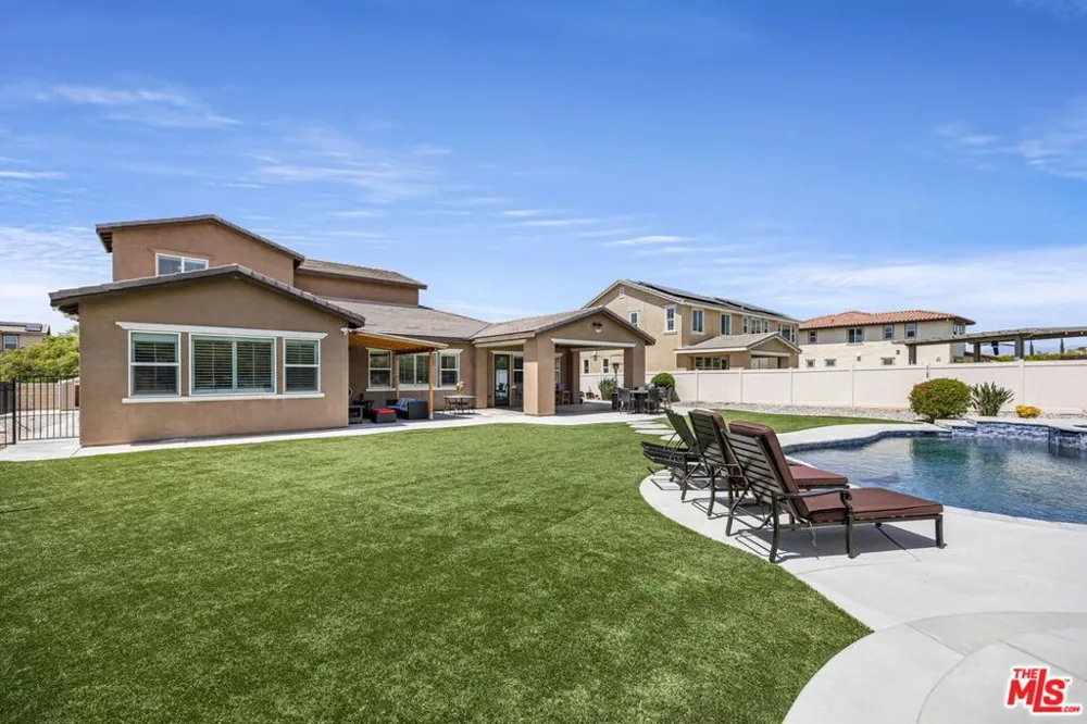 13447 Gold Medal Court Riverside, CA 92503