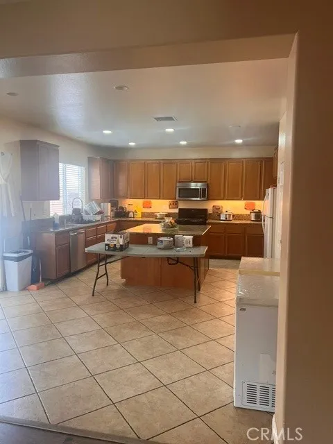 12910 La Costa Court Hesperia, CA 92344