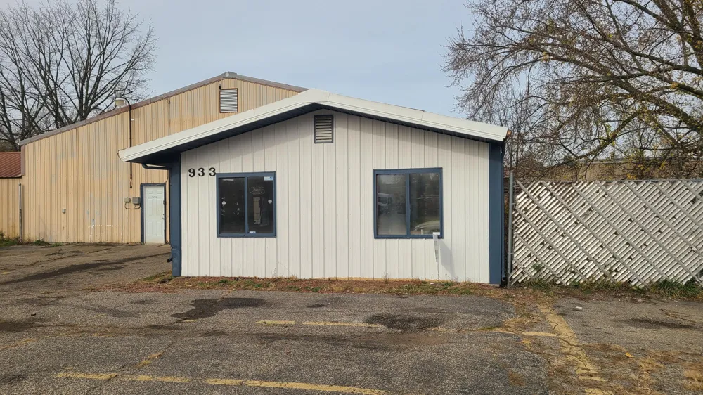 933 E Crosstown Parkway Kalamazoo, MI 49001