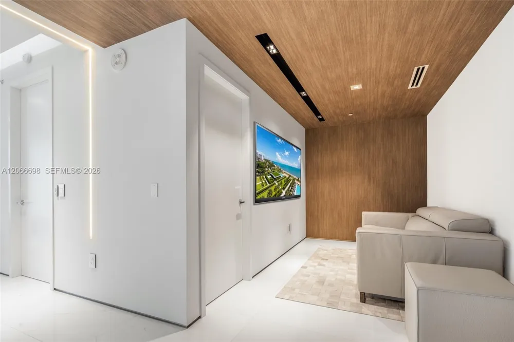 360 Ocean Dr #804S Key Biscayne, FL 33149