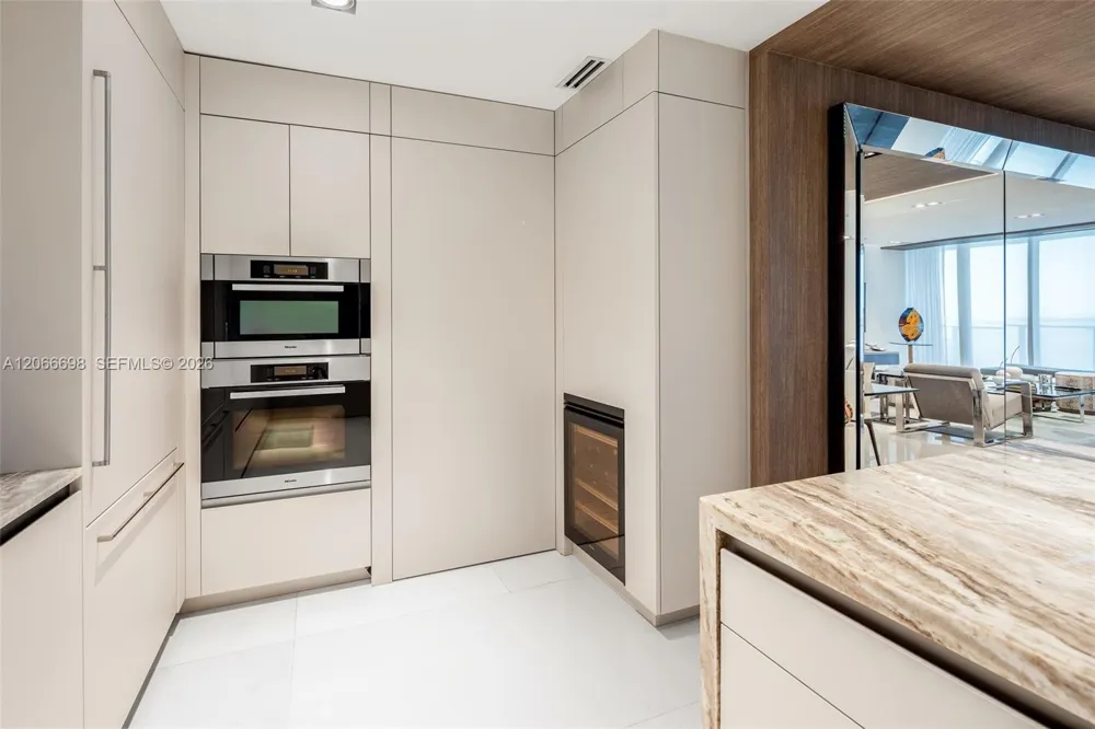 360 Ocean Dr #804S Key Biscayne, FL 33149