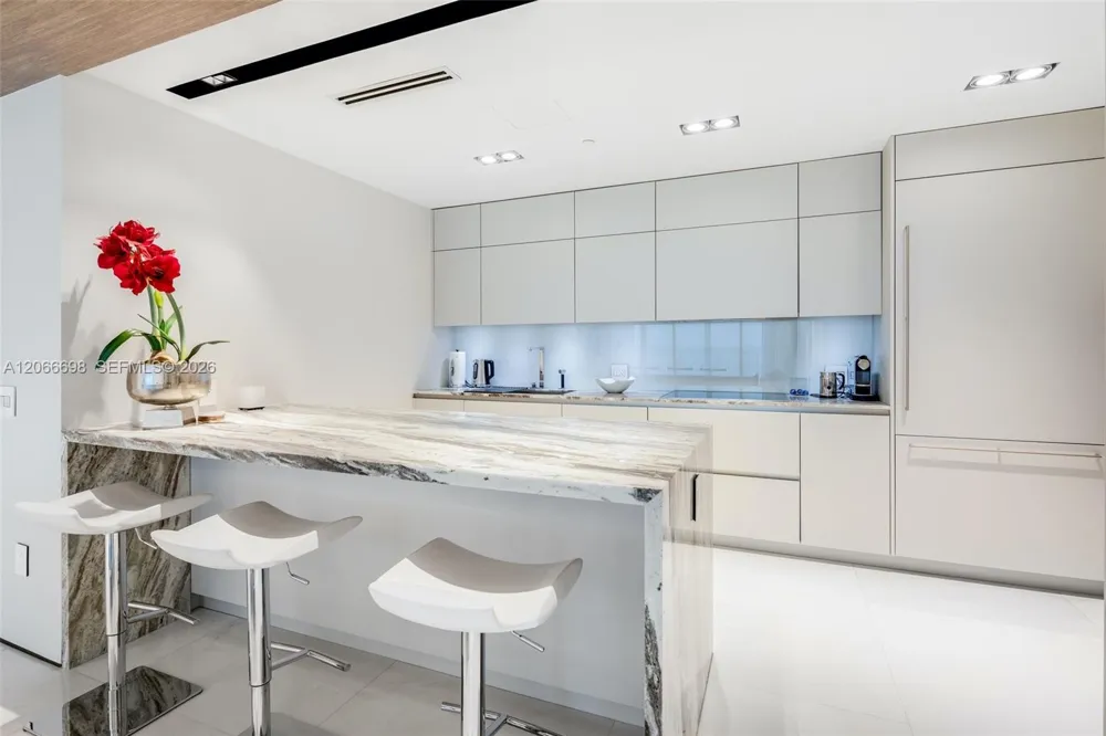 360 Ocean Dr #804S Key Biscayne, FL 33149